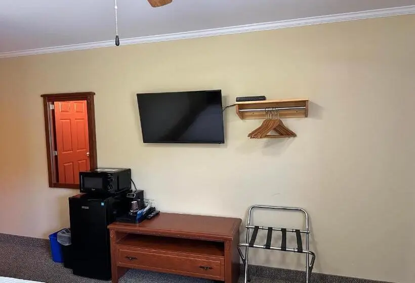 スタンダードルーム, Travellers Inn Fredericton Nb