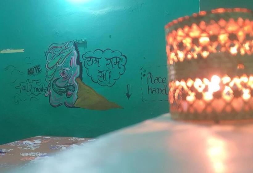 StandaardKamer, Anand Hostel