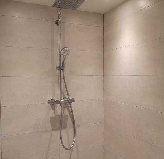 Номер Стандарт, Au Verger Des Louves