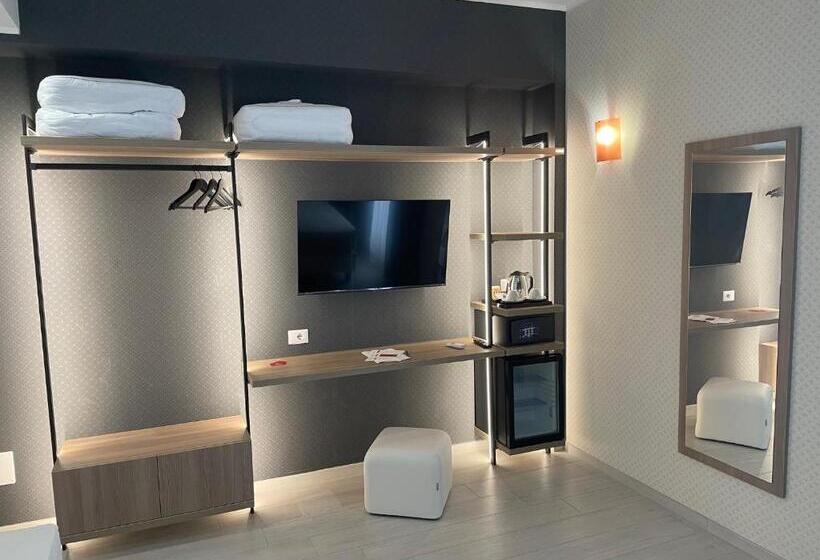 디럭스 트리플 룸, Castrichella Boutique Hotel Rome Airport