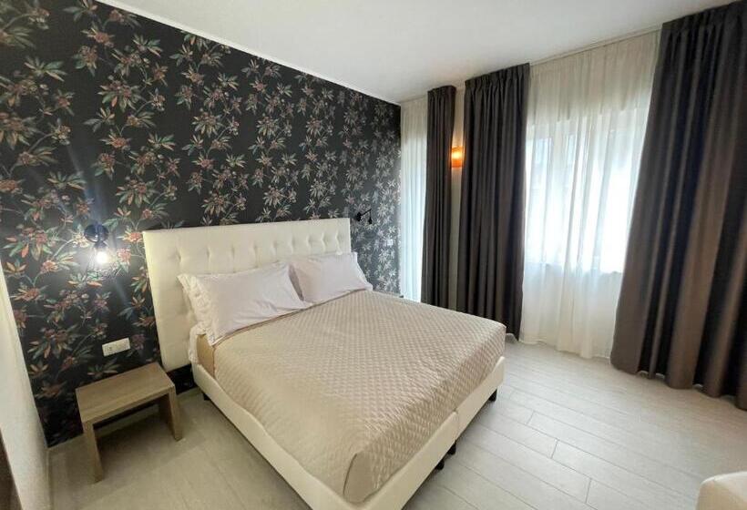 اتاق لوکس با بالکن, Castrichella Boutique Hotel Rome Airport