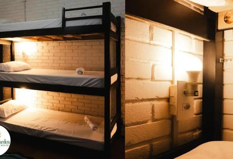 ルームシェアのワンベッド, Golden Garden Hostel