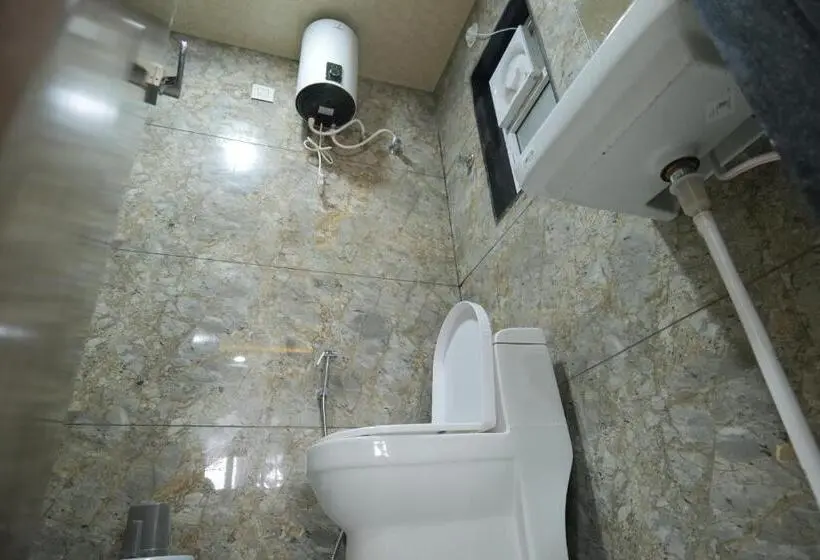Chambre Deluxe, Adhiraj Inn