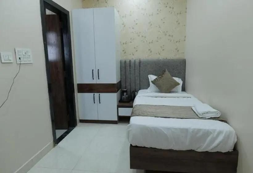 Chambre Deluxe, Adhiraj Inn