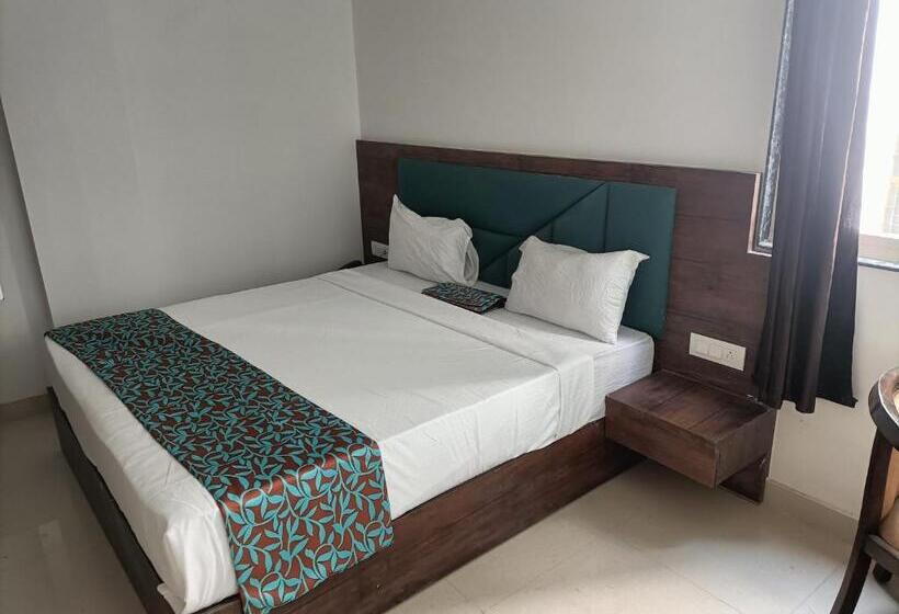 اتاق استاندارد, Ambience Stay   At  Igi Delhi Airport