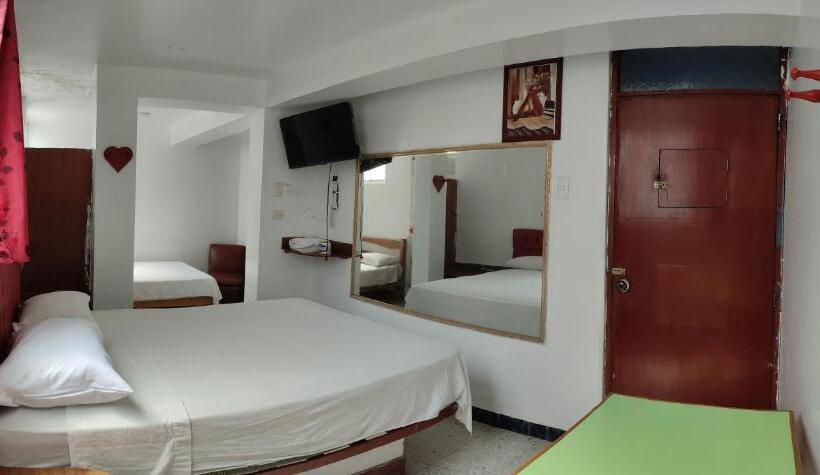 اتاق استاندارد, Hostal Reyna