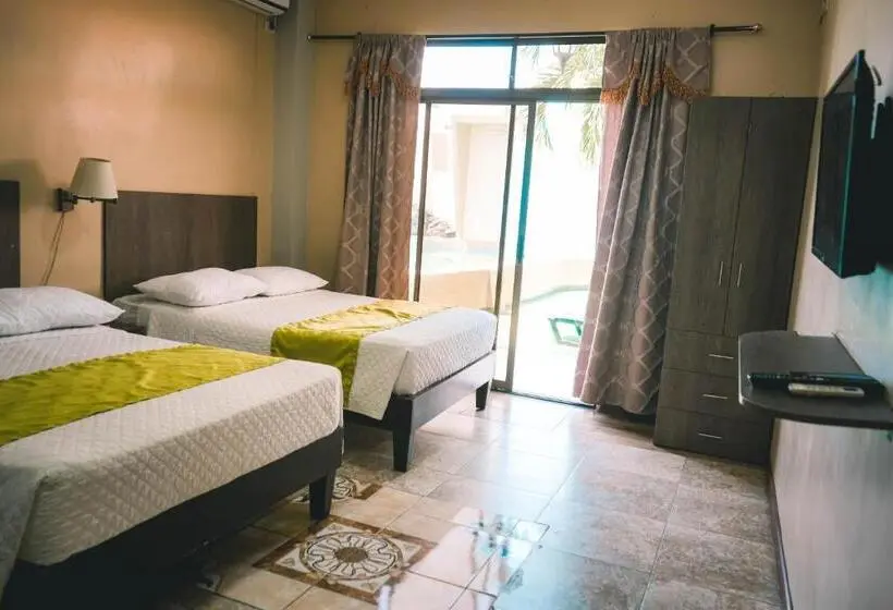 اتاق راحتی سه تخته, Manta Beach Madrigal