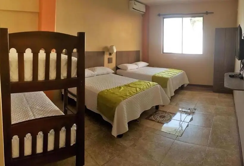 اتاق راحتی سه تخته, Manta Beach Madrigal