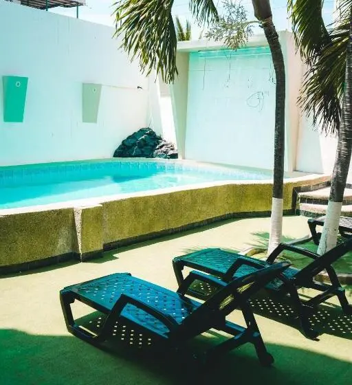 اتاق استاندارد چهار تخته, Manta Beach Madrigal