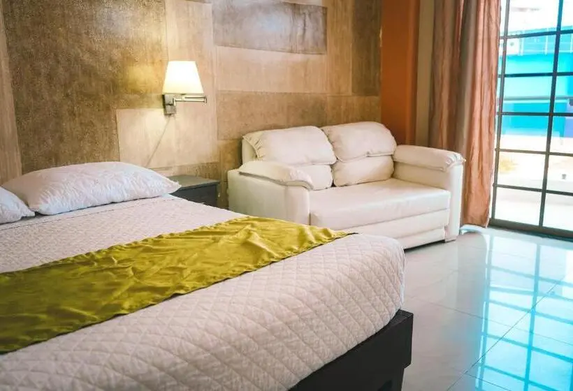اتاق استاندارد چهارنفره با بالکن, Manta Beach Madrigal
