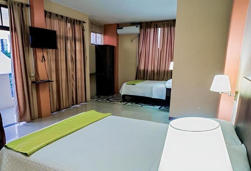 غرفة قياسية مطلّة علي البحر مزوَّدة بشُرفة, Manta Beach Madrigal