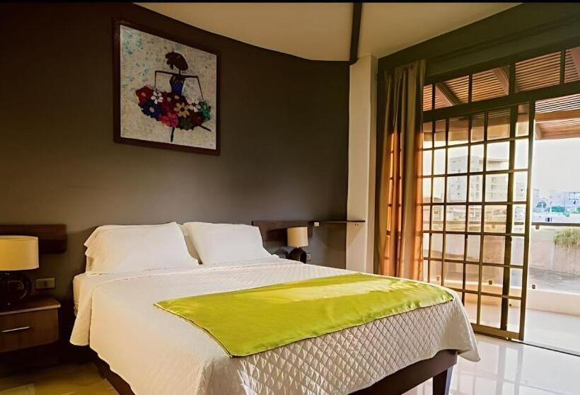 غرفة قياسية مطلّة علي البحر مزوَّدة بشُرفة, Manta Beach Madrigal