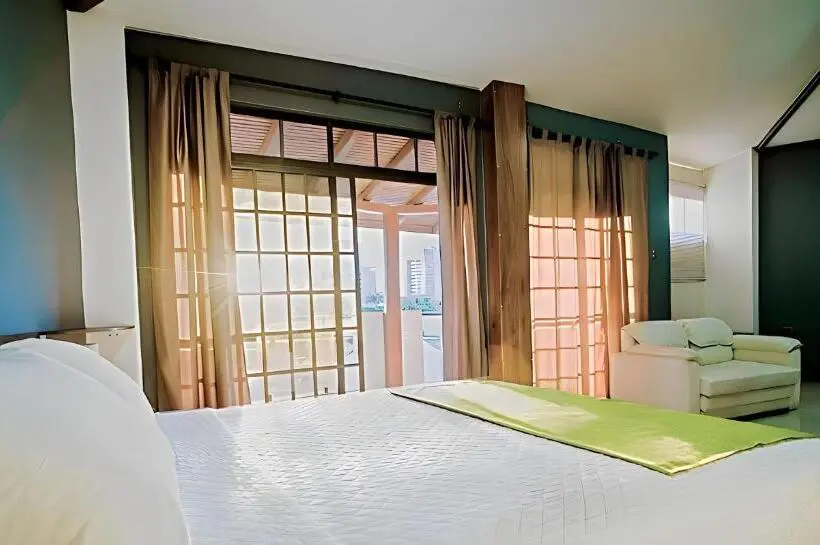 اتاق استاندارد سه تخته با بالکن, Manta Beach Madrigal