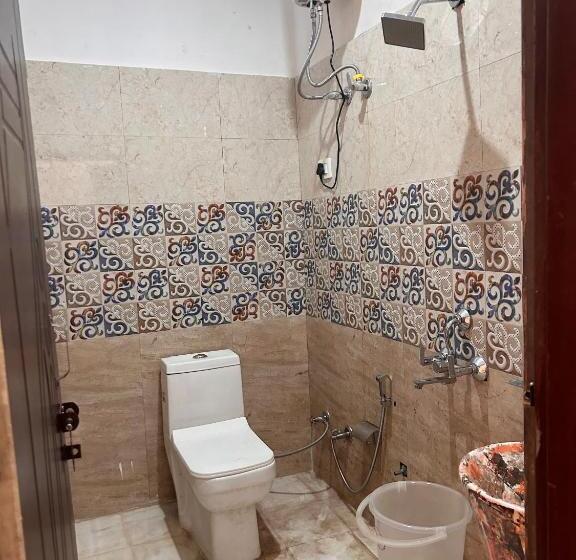 디럭스 룸, Sarthak Villa