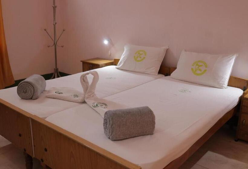 Президентский Люкс, Kuttralam Resorts