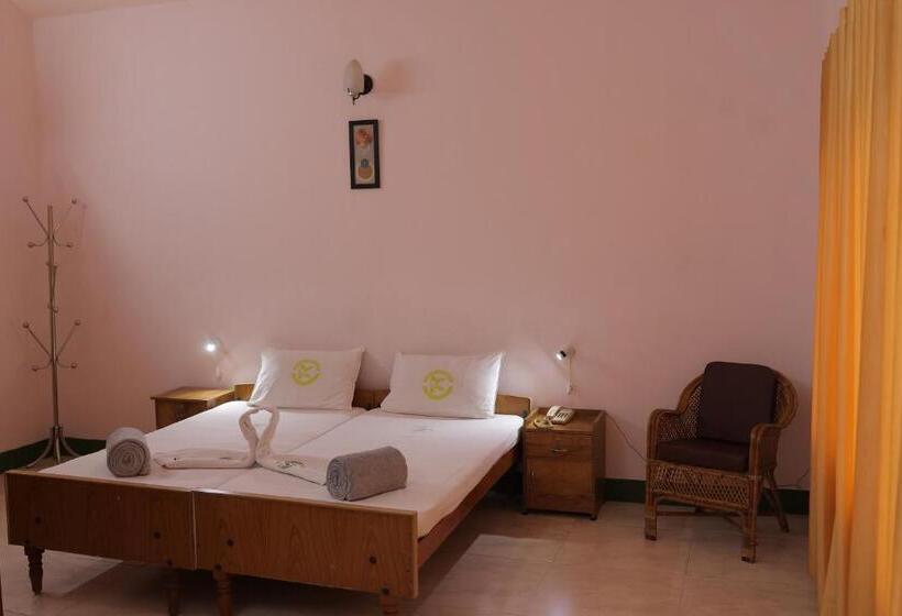 주니어 스위트, Kuttralam Resorts