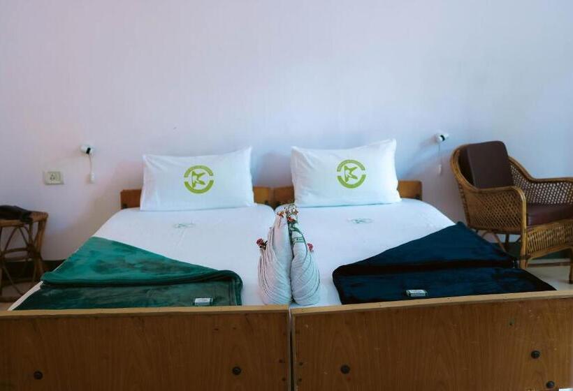 חדר דלוקס, Kuttralam Resorts