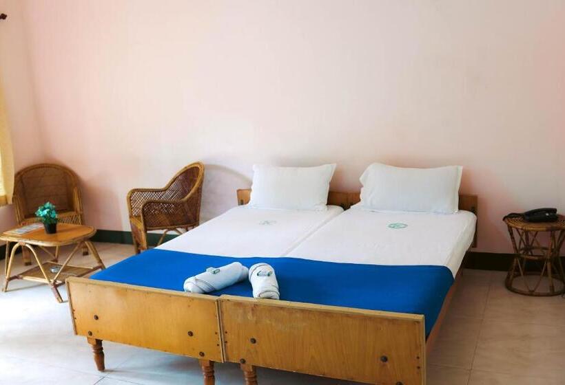 스탠다드 룸, Kuttralam Resorts