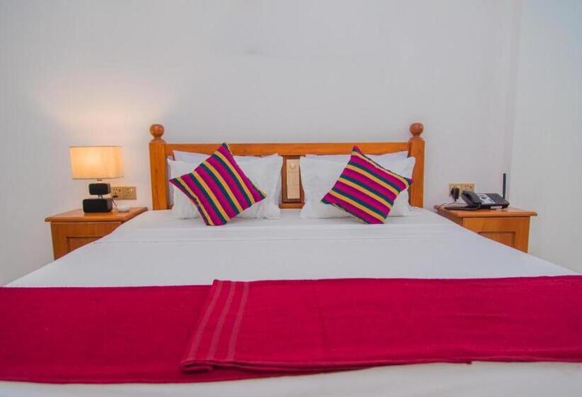 חדר דלוקס לשלושה עם נו לים, Mahi Beach Hotel & Restaurant