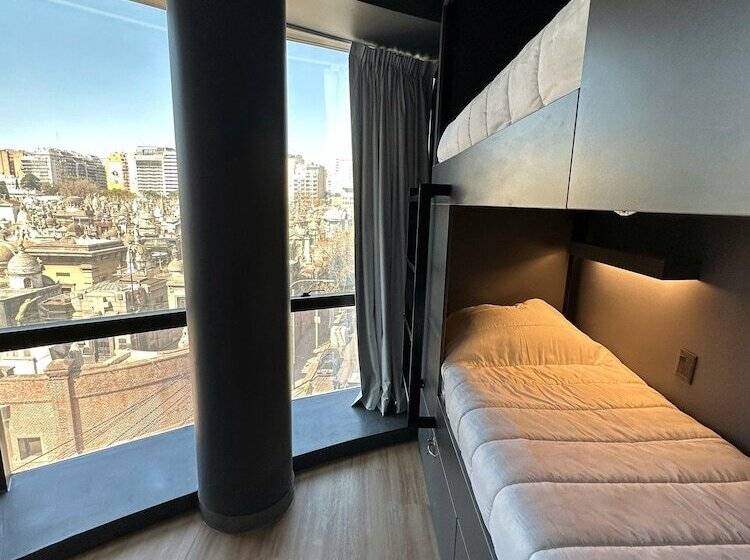 اتاق استاندارد چهارنفره با سرویس بهداشتی مشترک, Mons Hostel