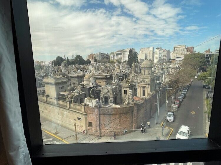 اتاق استاندارد چهارنفره با سرویس بهداشتی مشترک, Mons Hostel