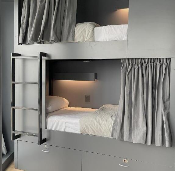 تختخواب در اتاق مشترک, Mons Hostel