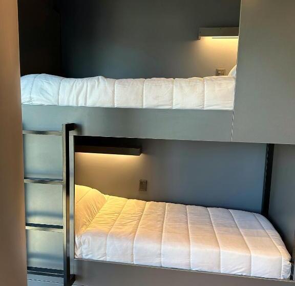 تختخواب در اتاق مشترک, Mons Hostel