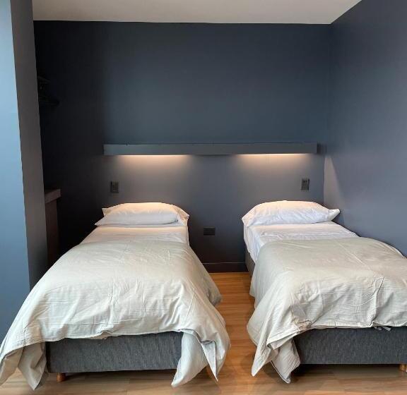 Standard room with outdoor bath, Mons Hostel