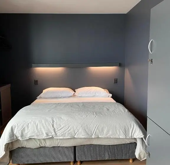 Standard room with outdoor bath, Mons Hostel