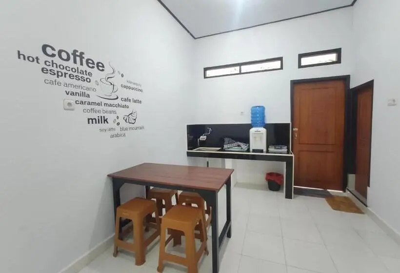 ファミリールーム, Home Syariah Guest House Ampana