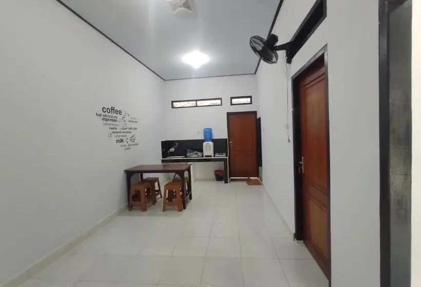 ファミリールーム, Home Syariah Guest House Ampana