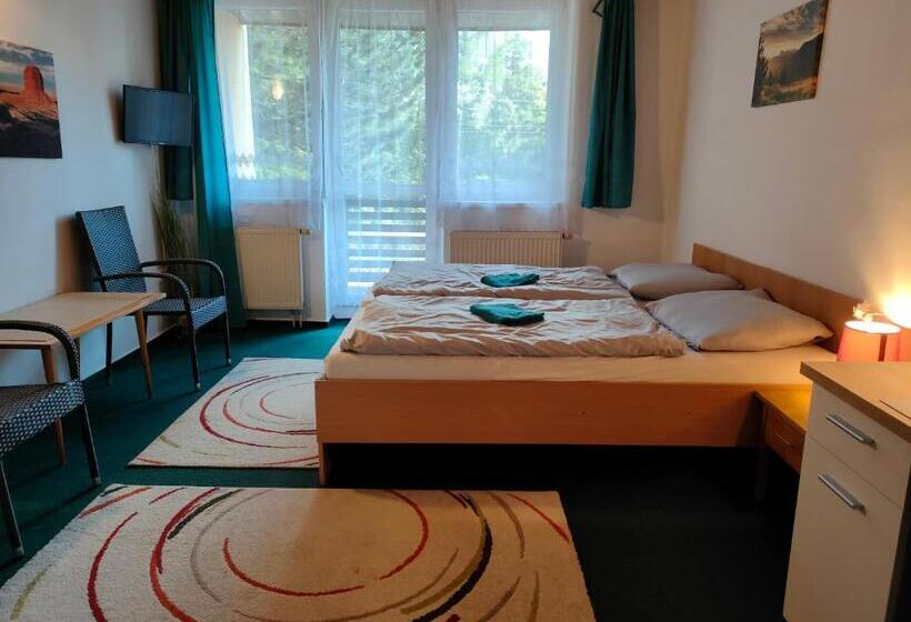 Номер Economy Индивидуальный, Penzion Tesák čerňava