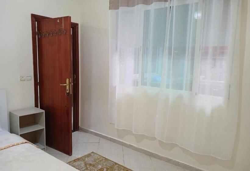 تختخواب در اتاق مشترک, Chambre Privative Dans Un Appartement Partagé