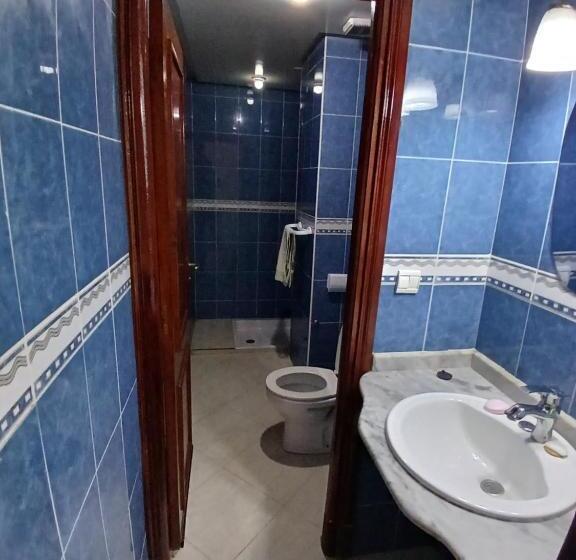 تختخواب در اتاق مشترک, Chambre Privative Dans Un Appartement Partagé
