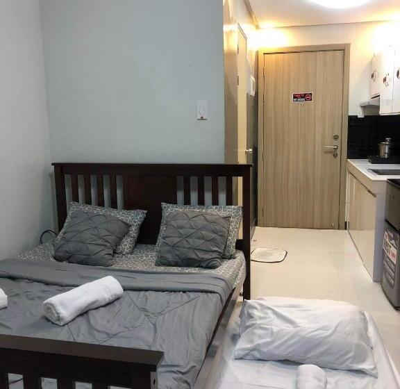 Студио Стандарт с Балконом, Babaj Staycation At Trees Residence Tower 10