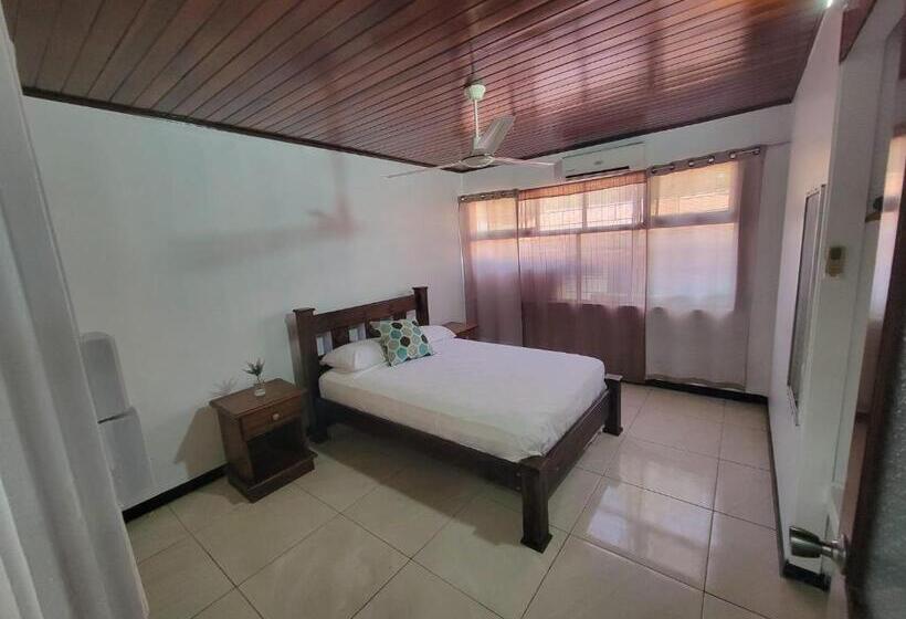 스탠다드 룸, Your Beachfront Bnb Paradise