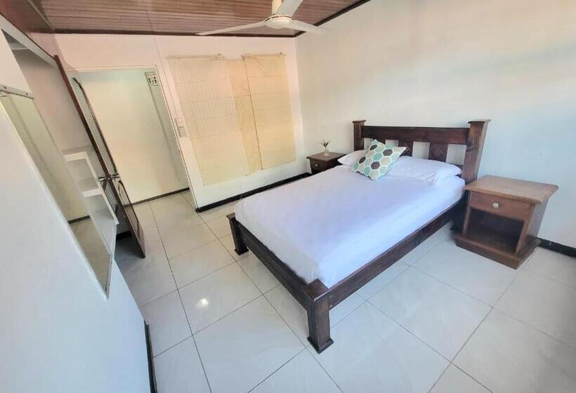 스탠다드 룸, Your Beachfront Bnb Paradise