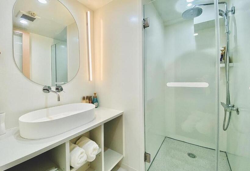 חדר דלוקס, 东京上野超级中心 设计师房间ycoee 上野公园3分钟 车站1分钟 超级繁华 免费wifi 戴森吹风