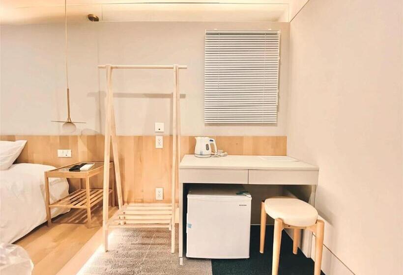 חדר דלוקס, 东京上野超级中心 设计师房间ycoee 上野公园3分钟 车站1分钟 超级繁华 免费wifi 戴森吹风