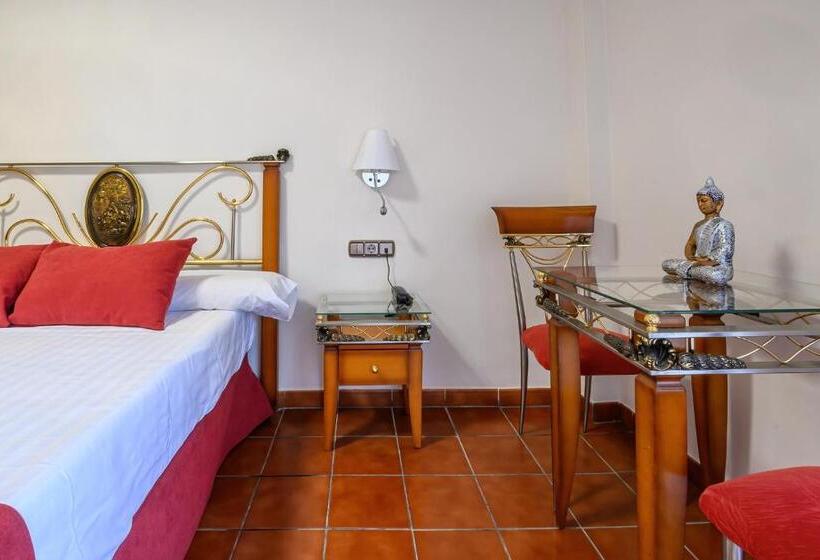 غرفة قياسية, H28 Camas