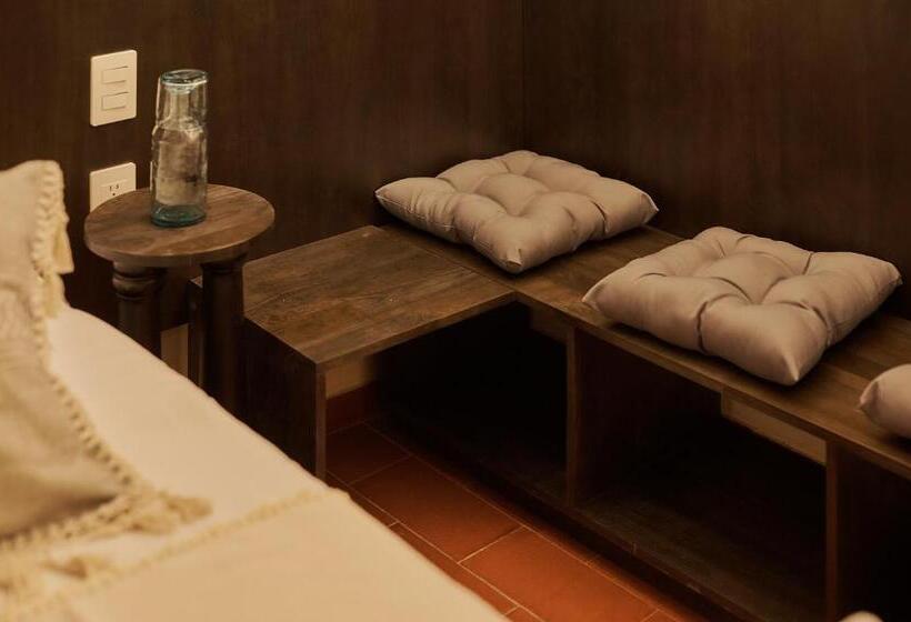 스탠다드 룸 킹사이즈 침대, Materia