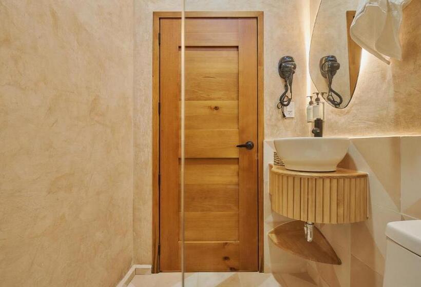 스탠다드 룸 킹사이즈 침대, Materia