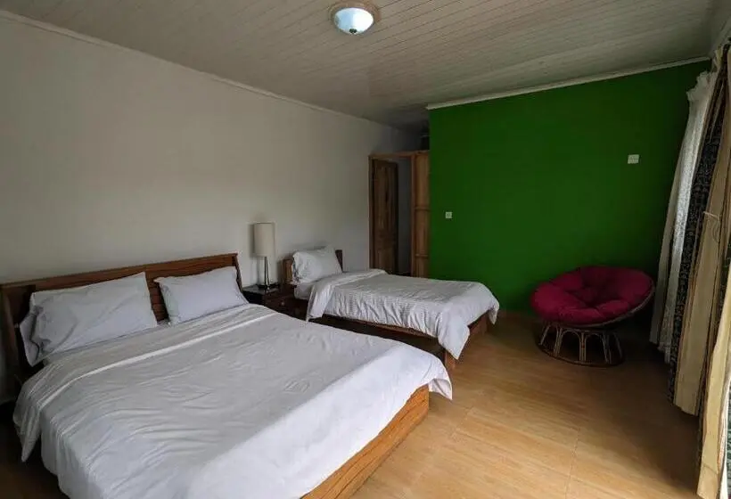 اتاق استاندارد سه نفره, Oka Forest Lodge