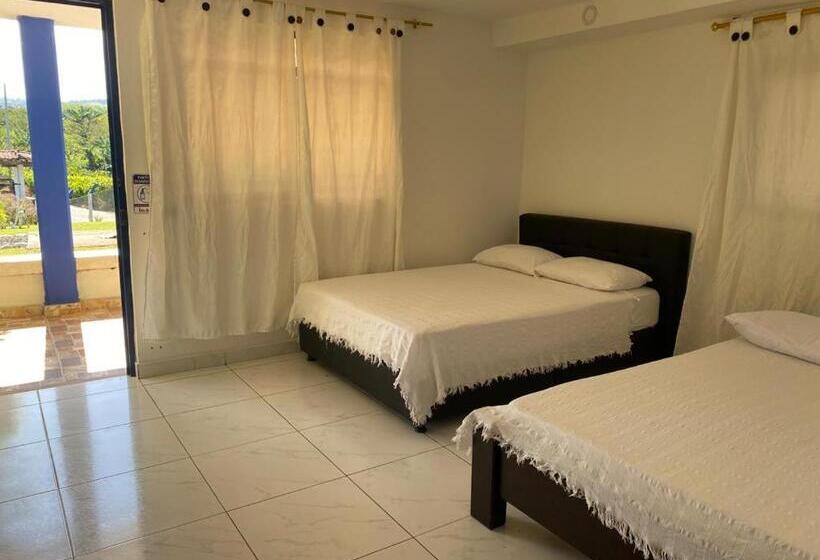 スタンダード４人部屋, Villa Bernal