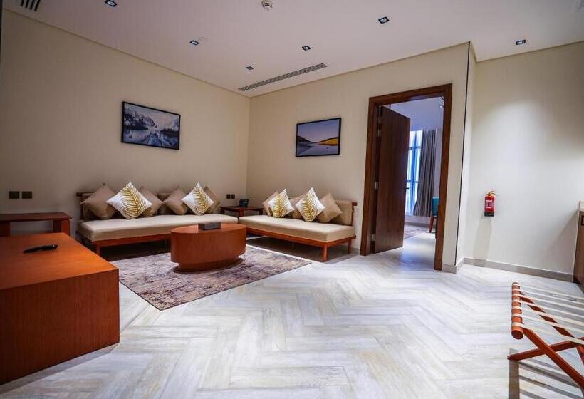 جناح سوبيريور, Vivian Park El Raeid