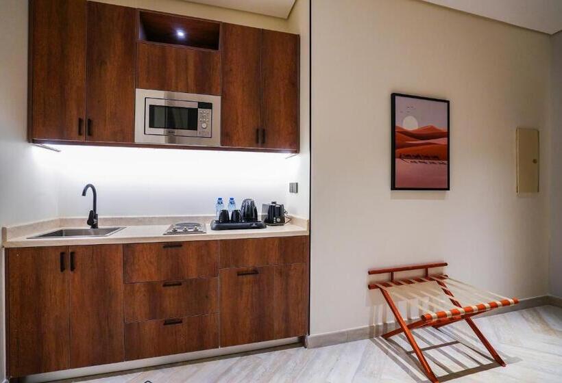 جناح سوبيريور, Vivian Park El Raeid