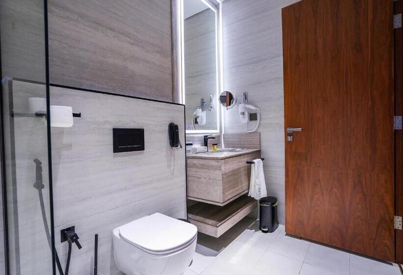 جناح جونيور ديلوكس, Vivian Park El Raeid