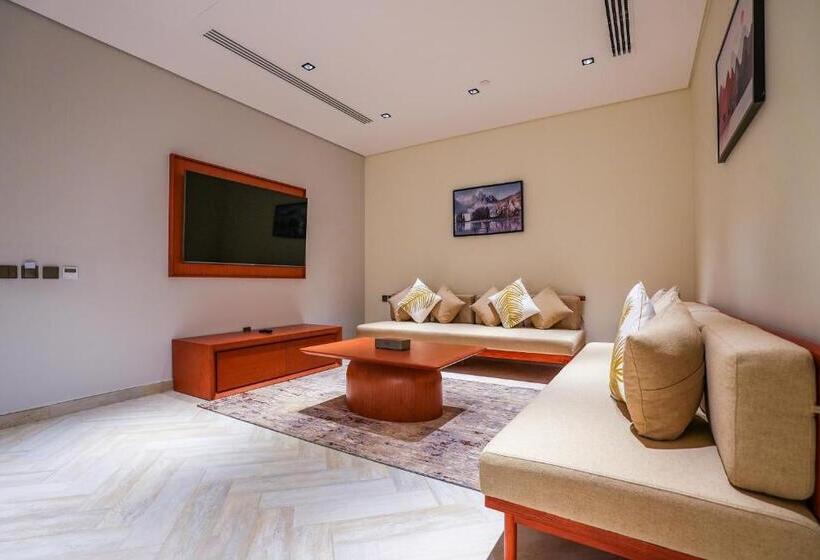 جناح جونيور ديلوكس, Vivian Park El Raeid