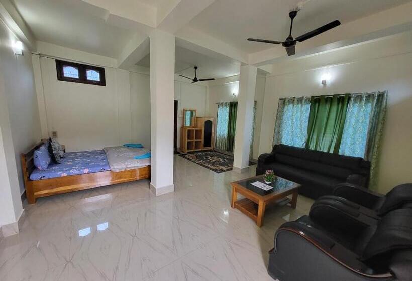 디럭스 룸, Wangdis Homestay