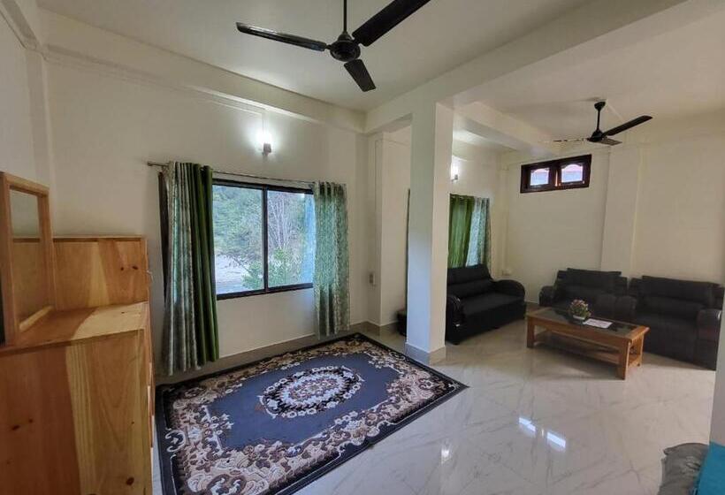 디럭스 룸, Wangdis Homestay